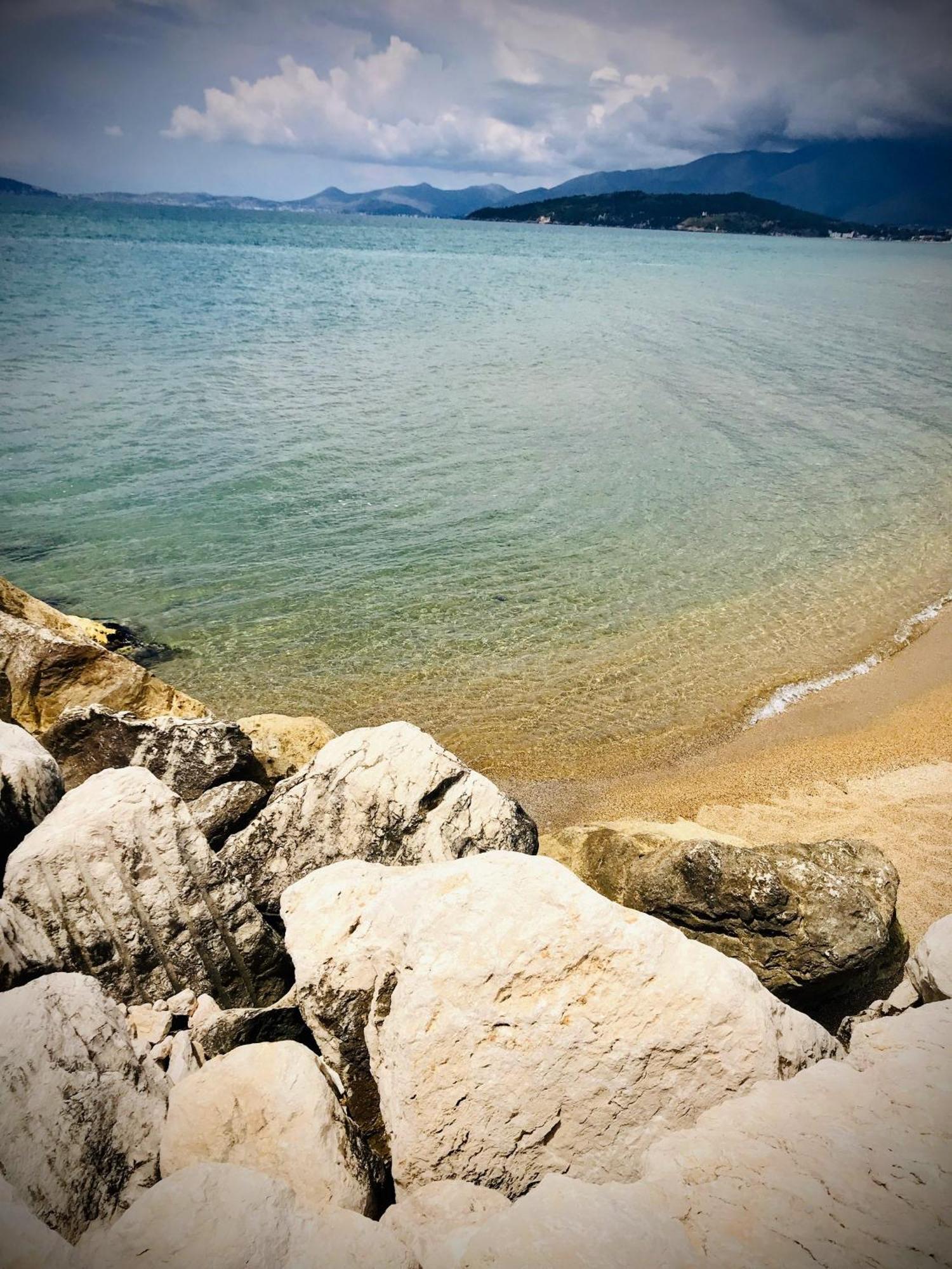 Minturnae Hotel Скаури Экстерьер фото