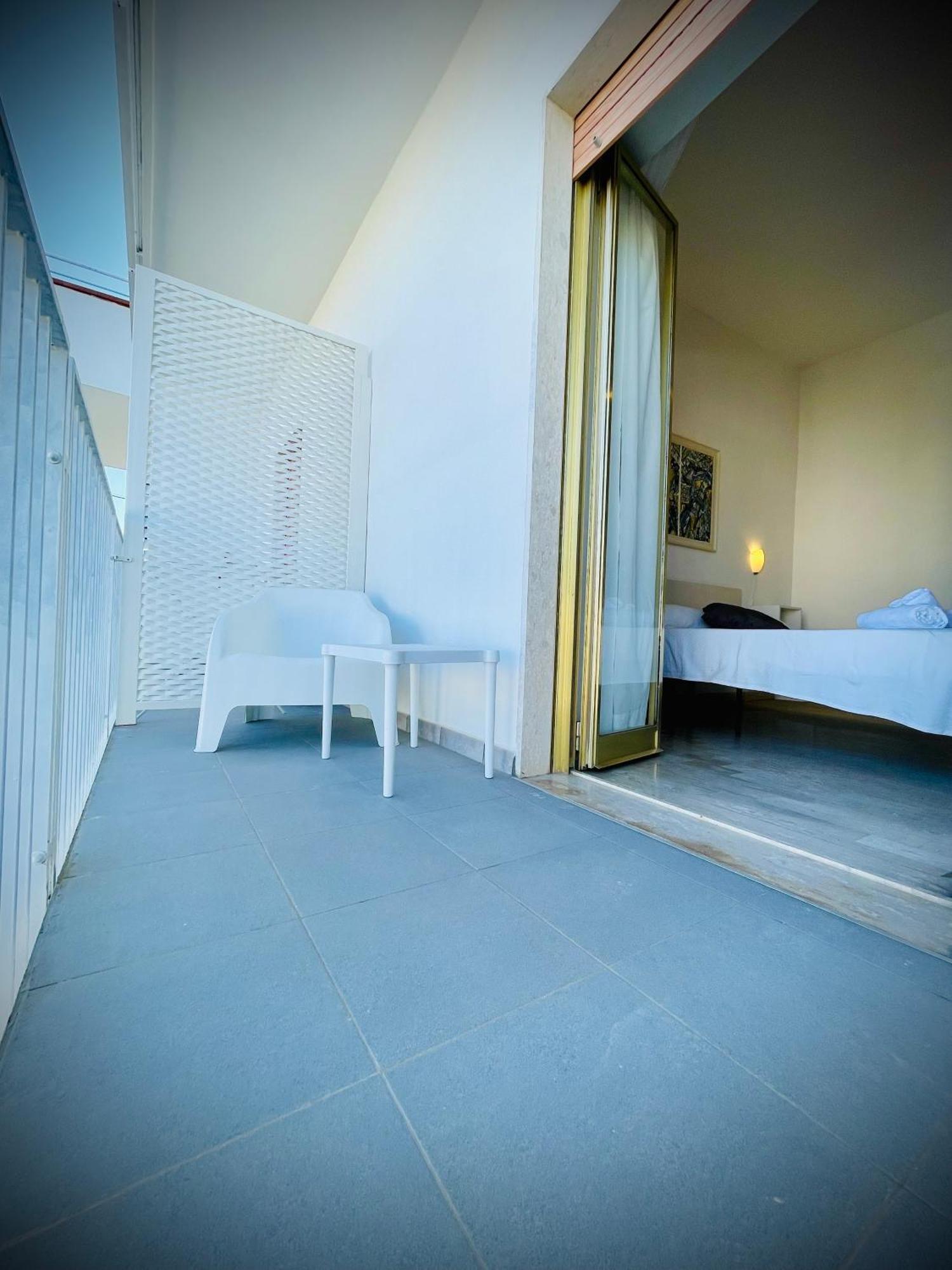 Minturnae Hotel Скаури Экстерьер фото