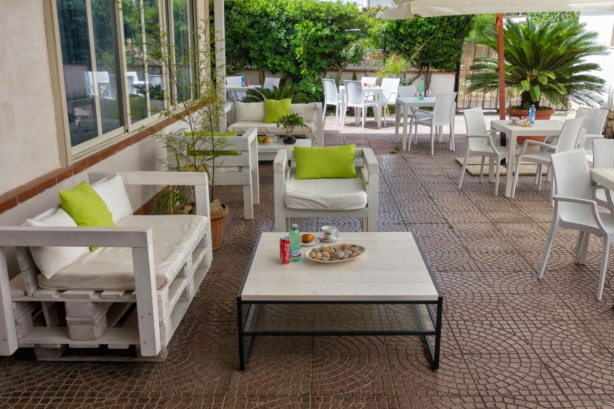 Minturnae Hotel Скаури Экстерьер фото